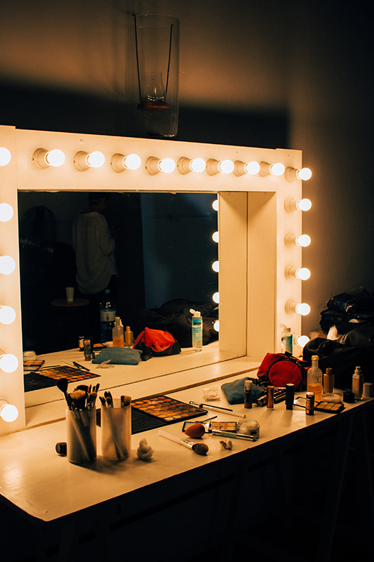 Lighting Dressing Table